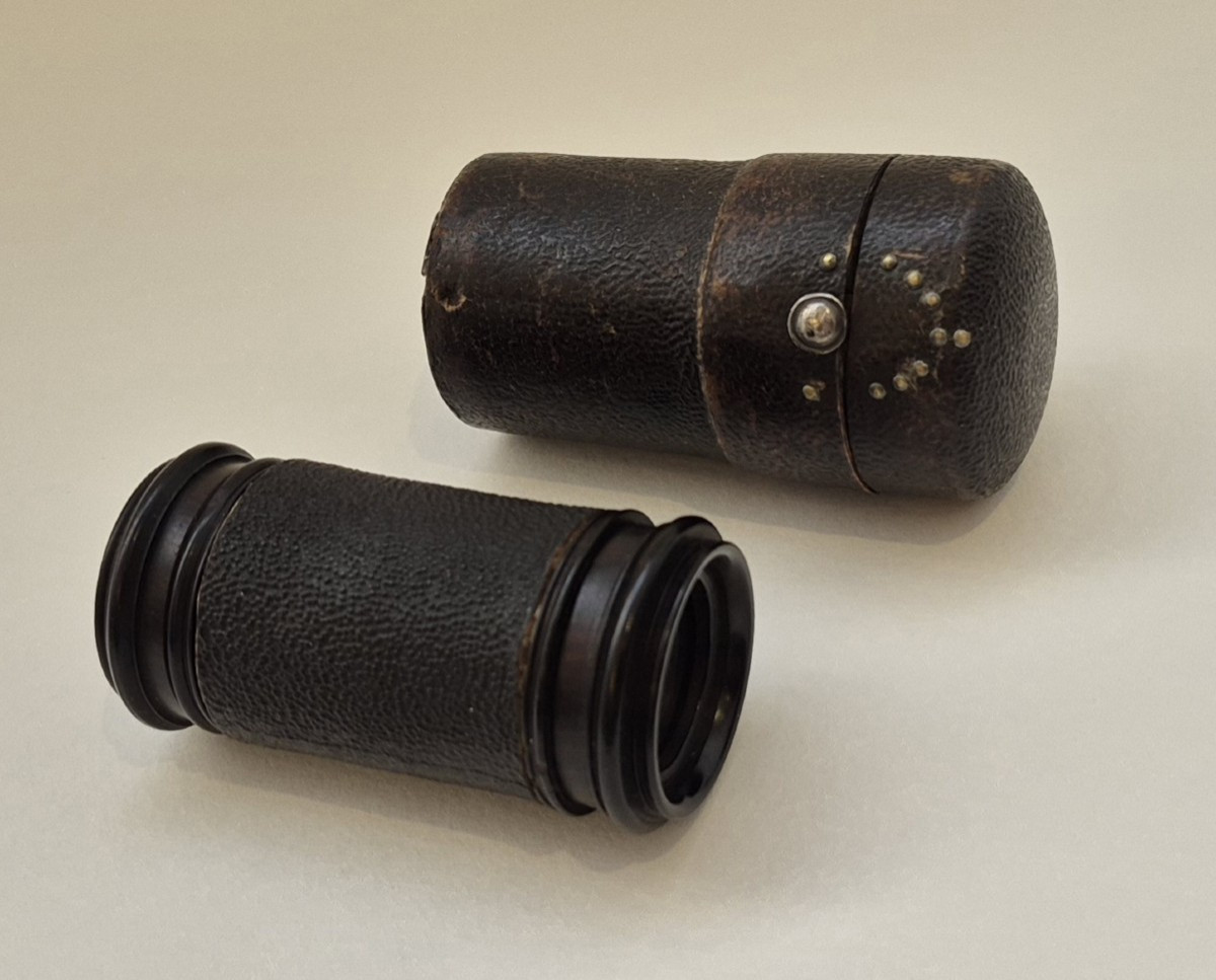 Lorgnette en ébène en étui, XVIIIe-photo-4
