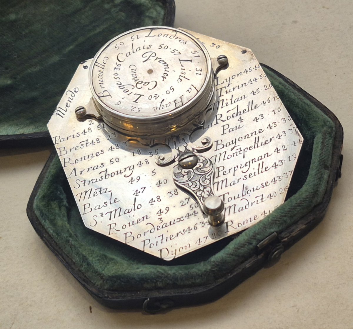 Cadran solaire en argent - Butterfield, 1680-1690-photo-1