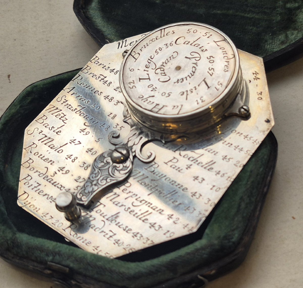 Cadran solaire en argent - Butterfield, 1680-1690-photo-3
