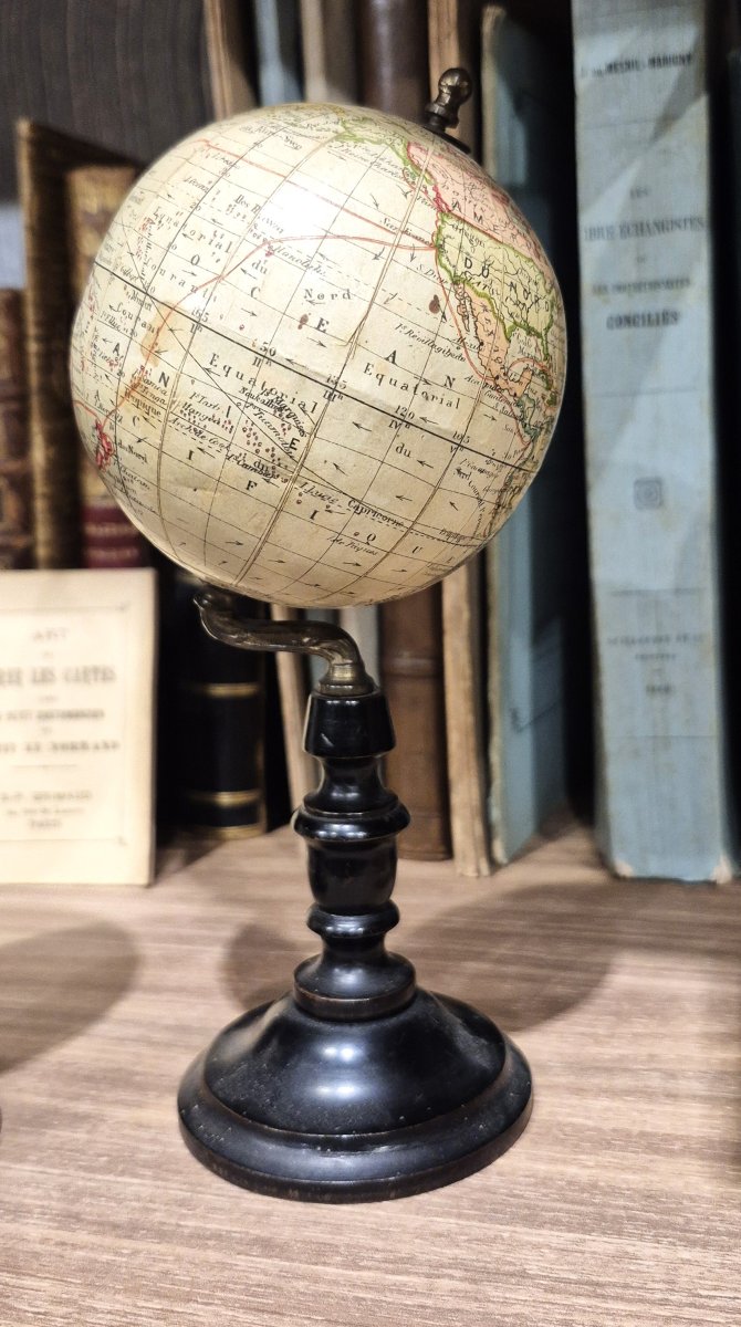 Paire de globes par Lebègue, circa 1880-photo-2