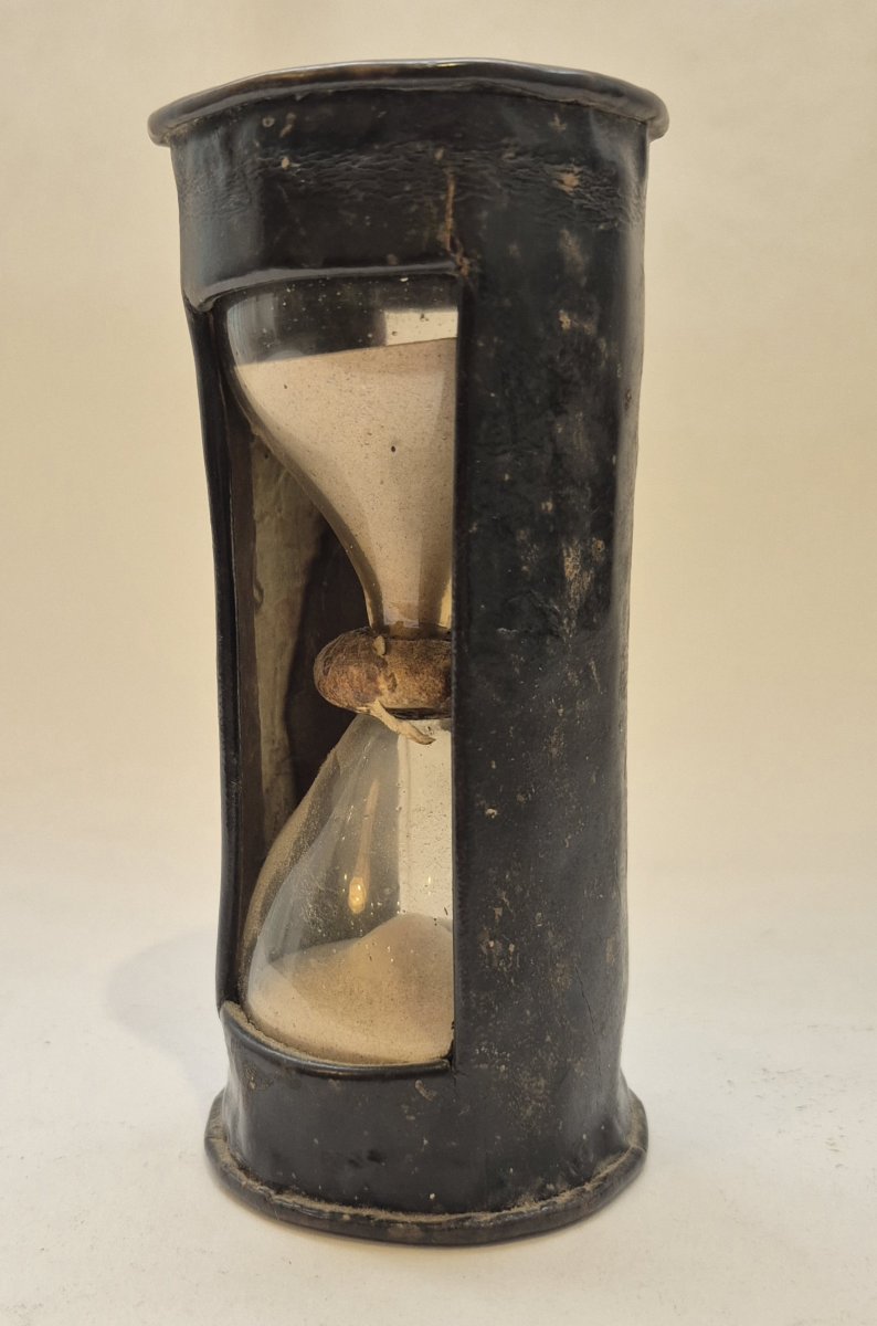 30-minute Hourglass With A Leather Frame, 18th Century-photo-2