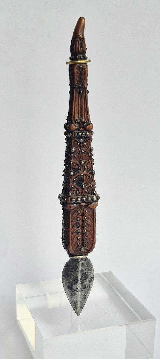Taille plume en buis et clouté argent, XVIIe siècle-photo-2