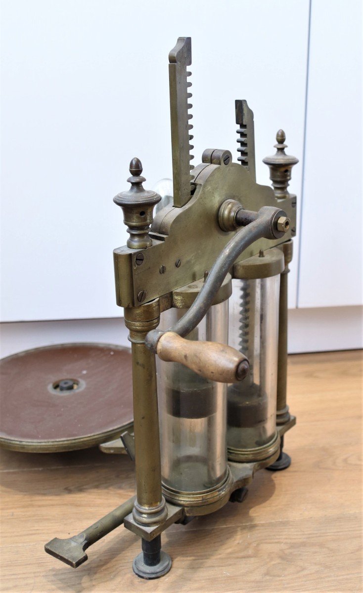 Vacuum Pump By Pixii, Circa 1830-photo-1