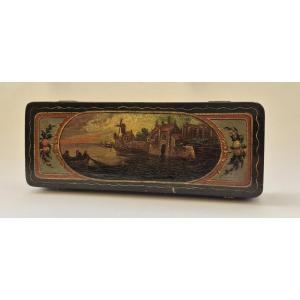 Coffret de pesage à décor de marine en vernis Martin, circa 1820