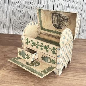 Small Paper And Cardboard Box - 1810