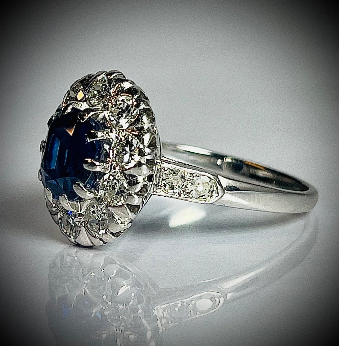 Pompadour Sapphire And Diamond Ring-photo-3