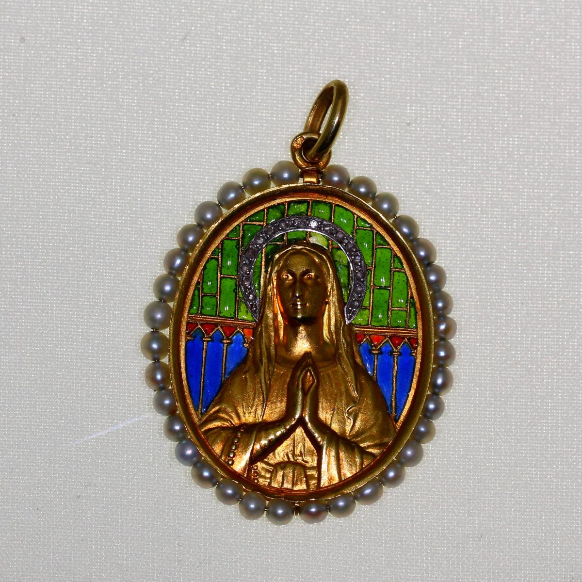 Médaille Religieuse Perles Fine.