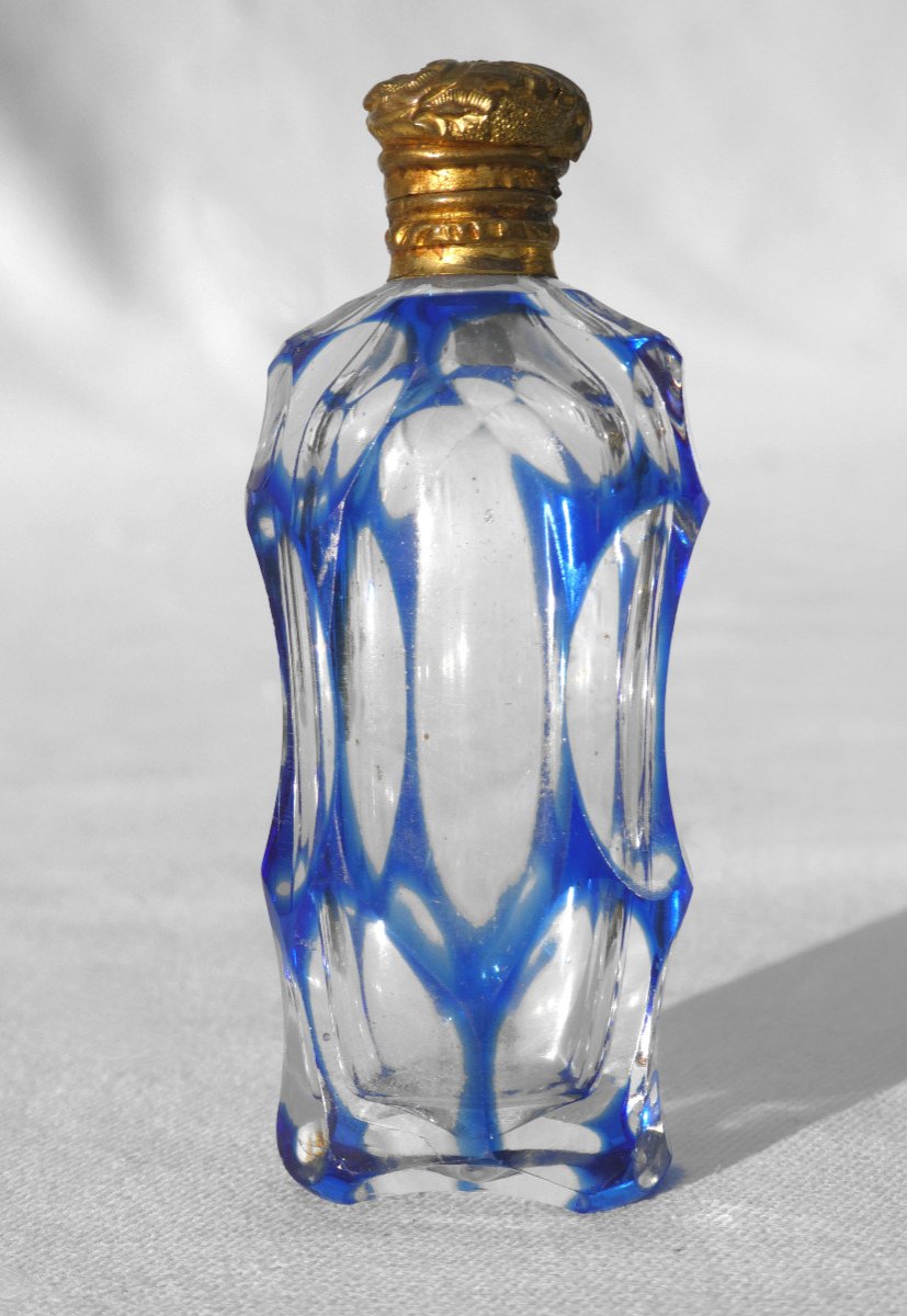 Bottle Of Salts / Perfume In Overlay Crystal, 1880 Period, Nineteenth Object Of Virtue