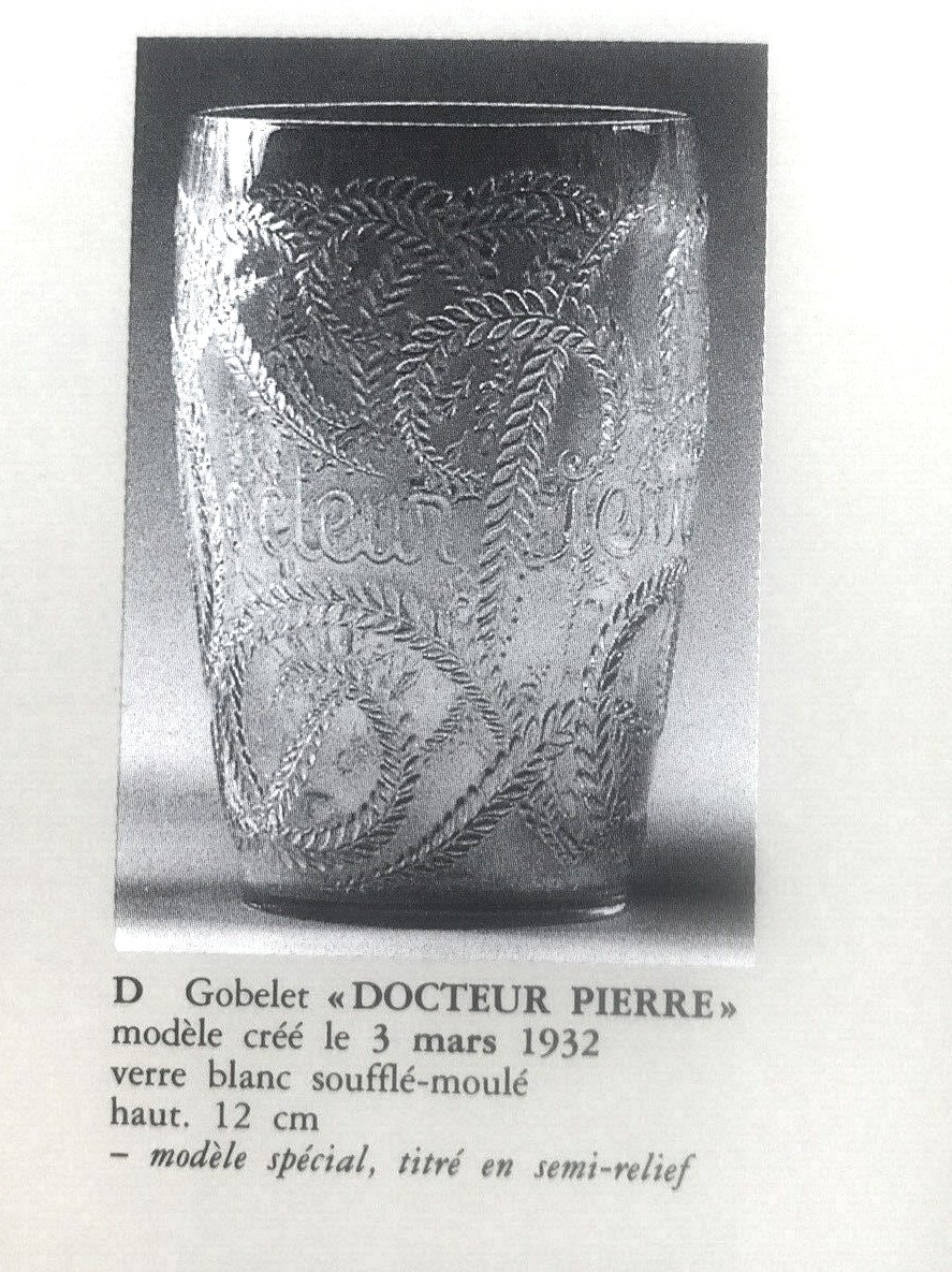 Gobelet / Verre René Lalique , époque Art Deco 1932 , Docteur Pierre Mussot Parfum / Flacon-photo-1