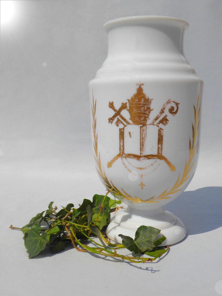 Vase d'Autel En Opaline , Décor De Tiare / Crosse Et Croix Papale XIXe Napoleon III Cathedrale