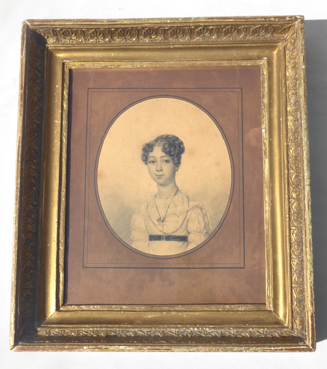 Portrait Au Fusain De Jeune Fille époque 1820 , Style De Leopold Boilly , Encadrement En Bois & Stuc Doré , Dessin Epoque Restauration
