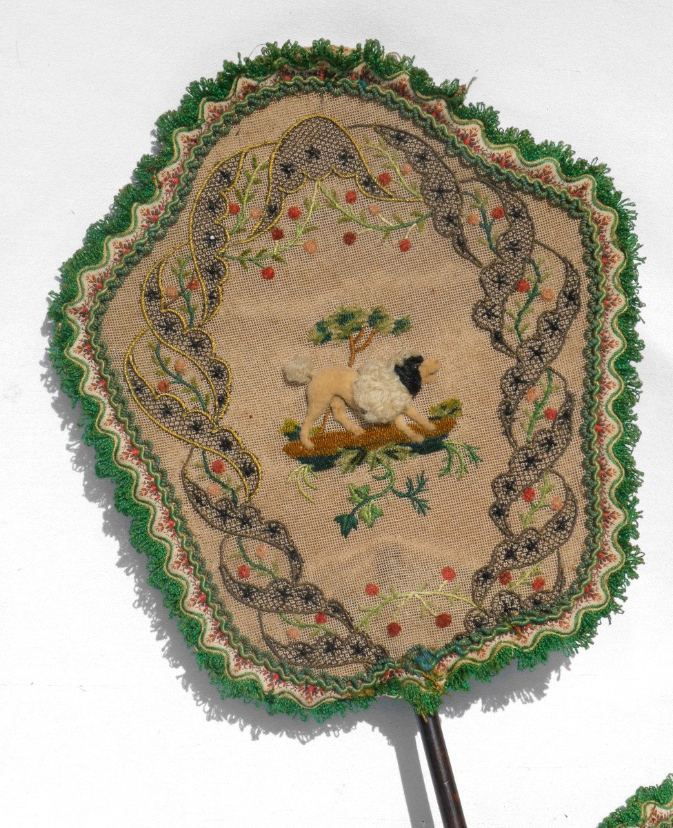 Ancienne Paire d'écrans De Visage époque 1820 , Broderie XIXe , Chien & Chat , éventail , Ecran-photo-2