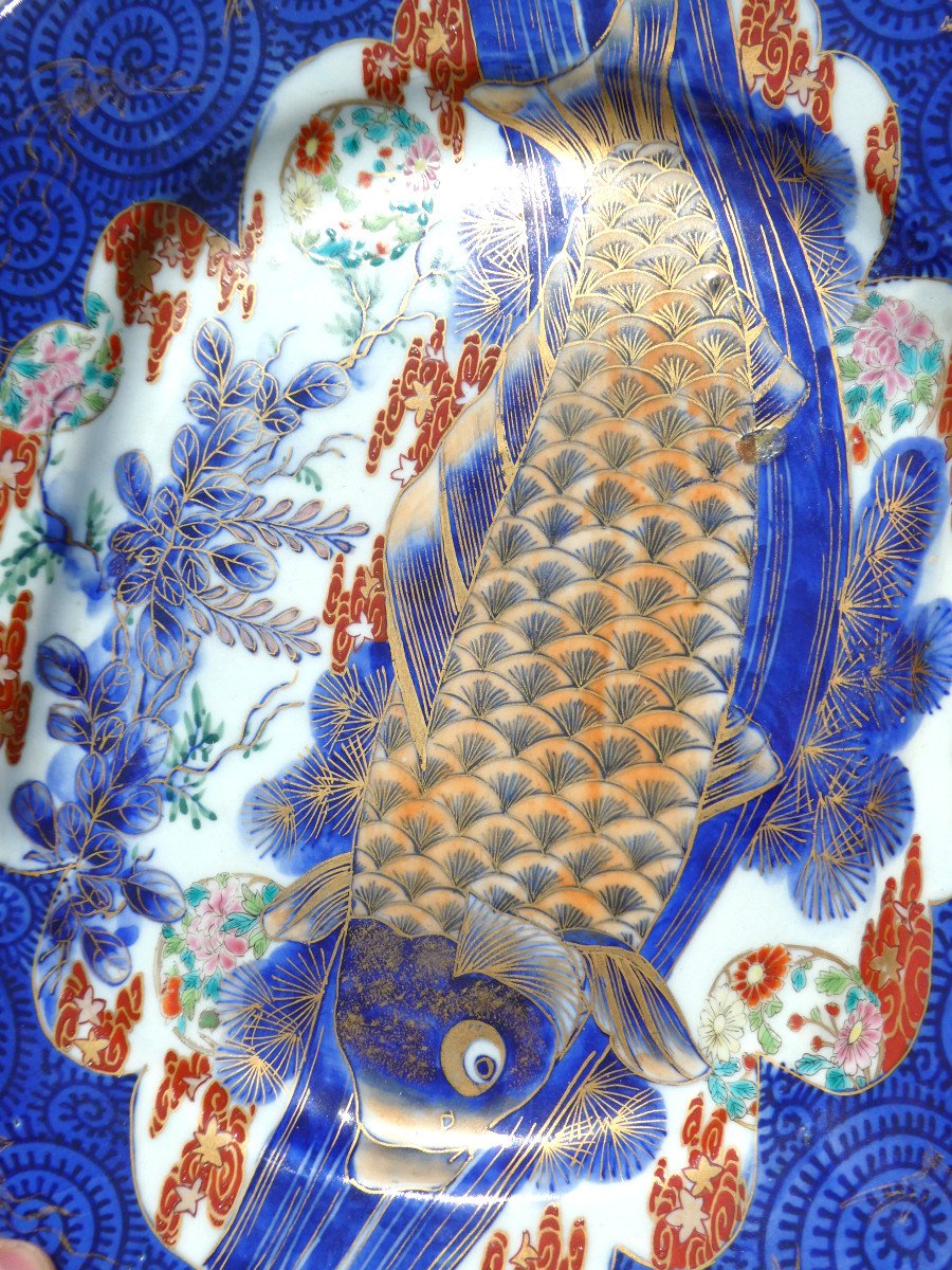 Grand Plat En Porcelaine Japonaise , Coloris Imari , Décor De Carpe , Poisson XIXe , Japon-photo-7