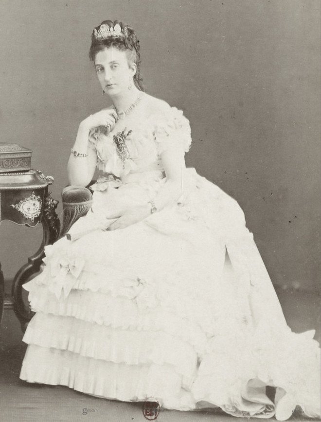 Large Royalist Dish, Portrait Of Marie Isabelle d'Orléans Countess Of Paris, Napoleon III Period , Creil & Montereau-photo-4