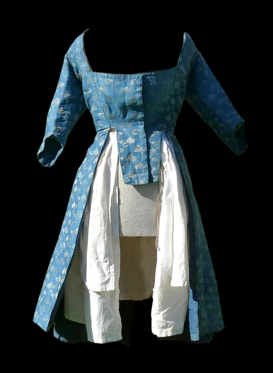 Child's English Dress Eighteenth Century, Costume In Blue Silk And Silver Thread 1760-photo-2