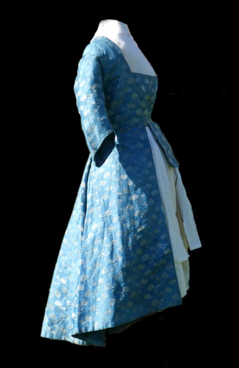 Child's English Dress Eighteenth Century, Costume In Blue Silk And Silver Thread 1760-photo-3