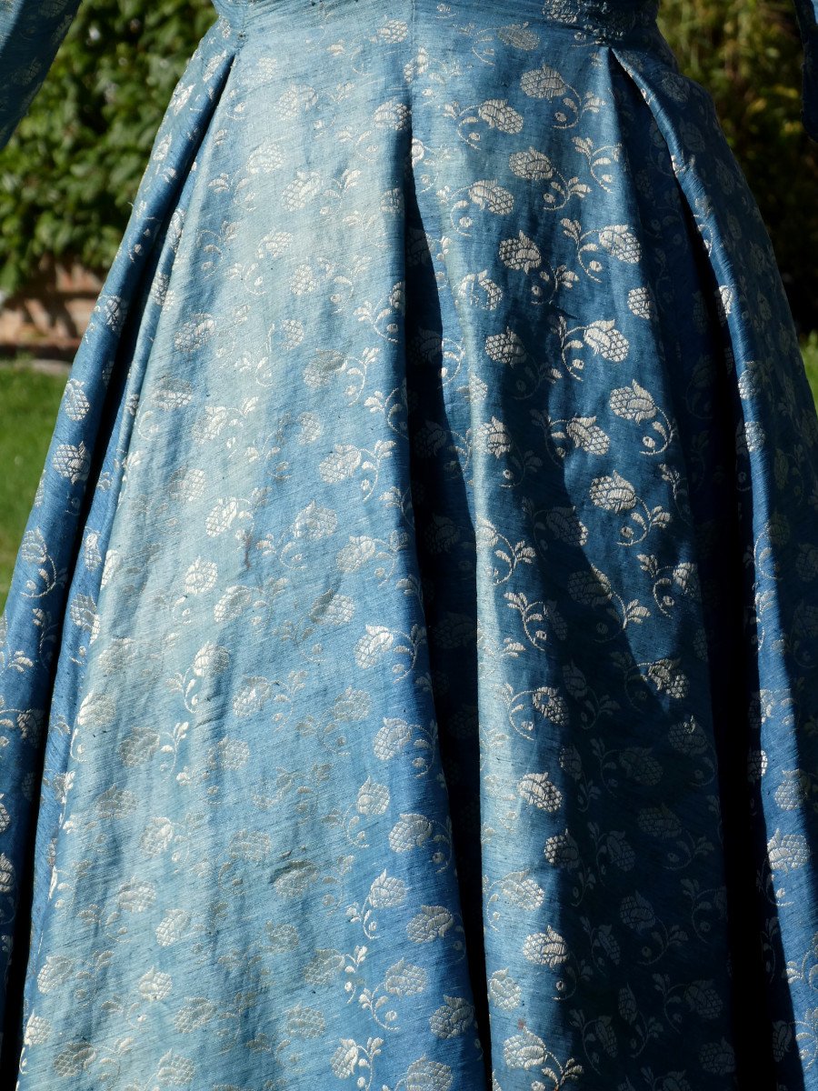 Child's English Dress Eighteenth Century, Costume In Blue Silk And Silver Thread 1760-photo-3