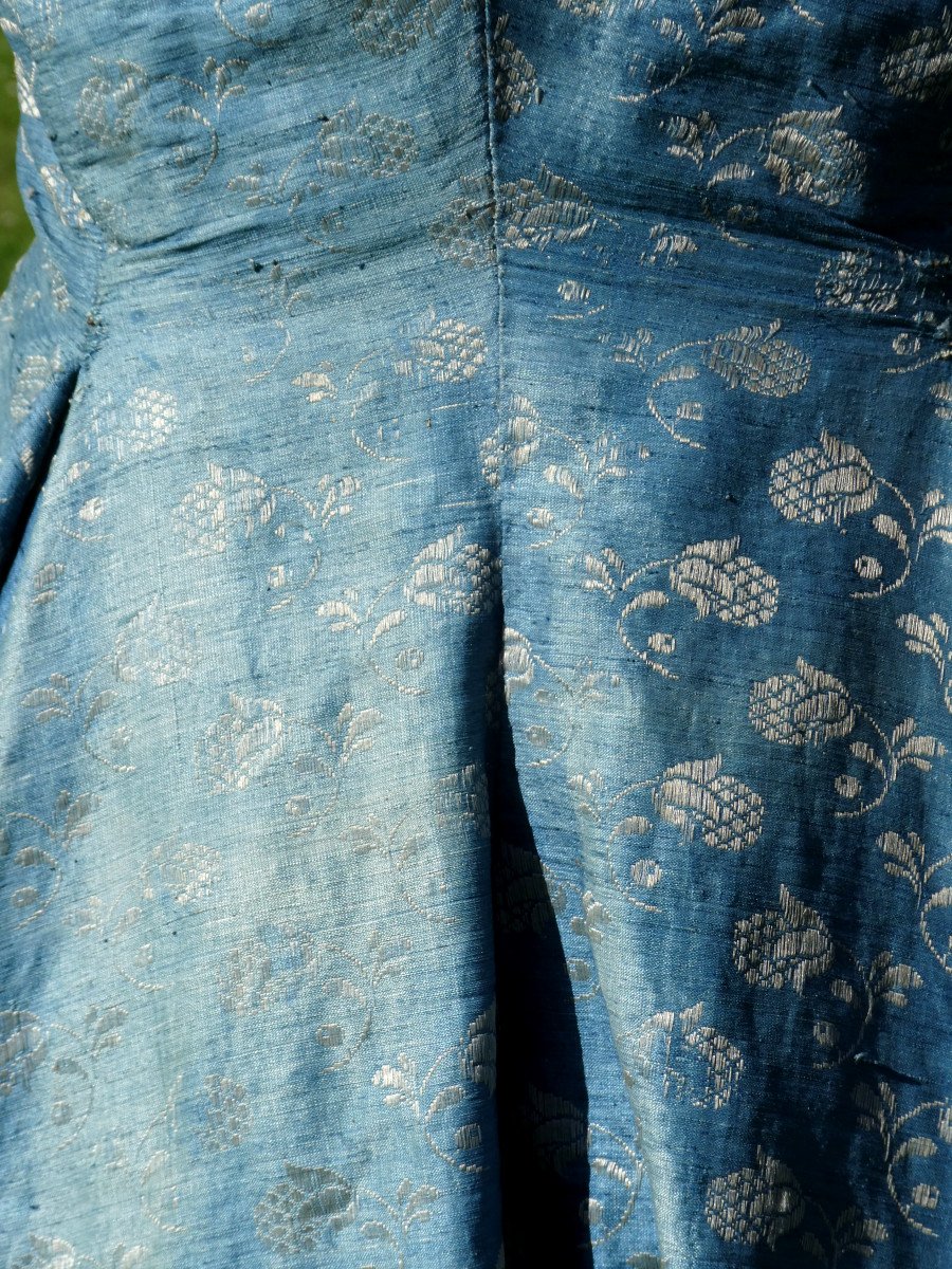 Child's English Dress Eighteenth Century, Costume In Blue Silk And Silver Thread 1760-photo-5