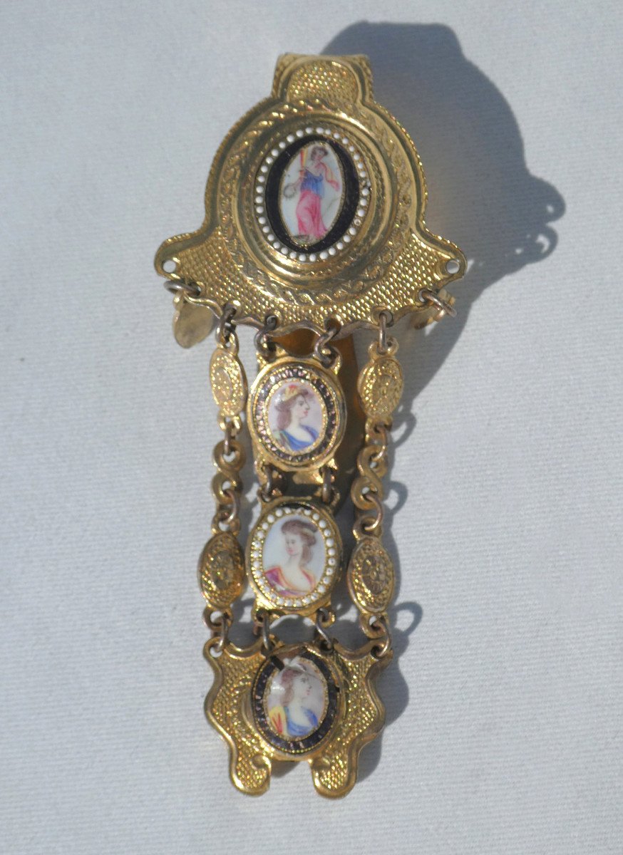 Chatelaine Period 18th Century, Pomponne & Enamel, Portraits Of Young Women 1770 , Jewerly-photo-1