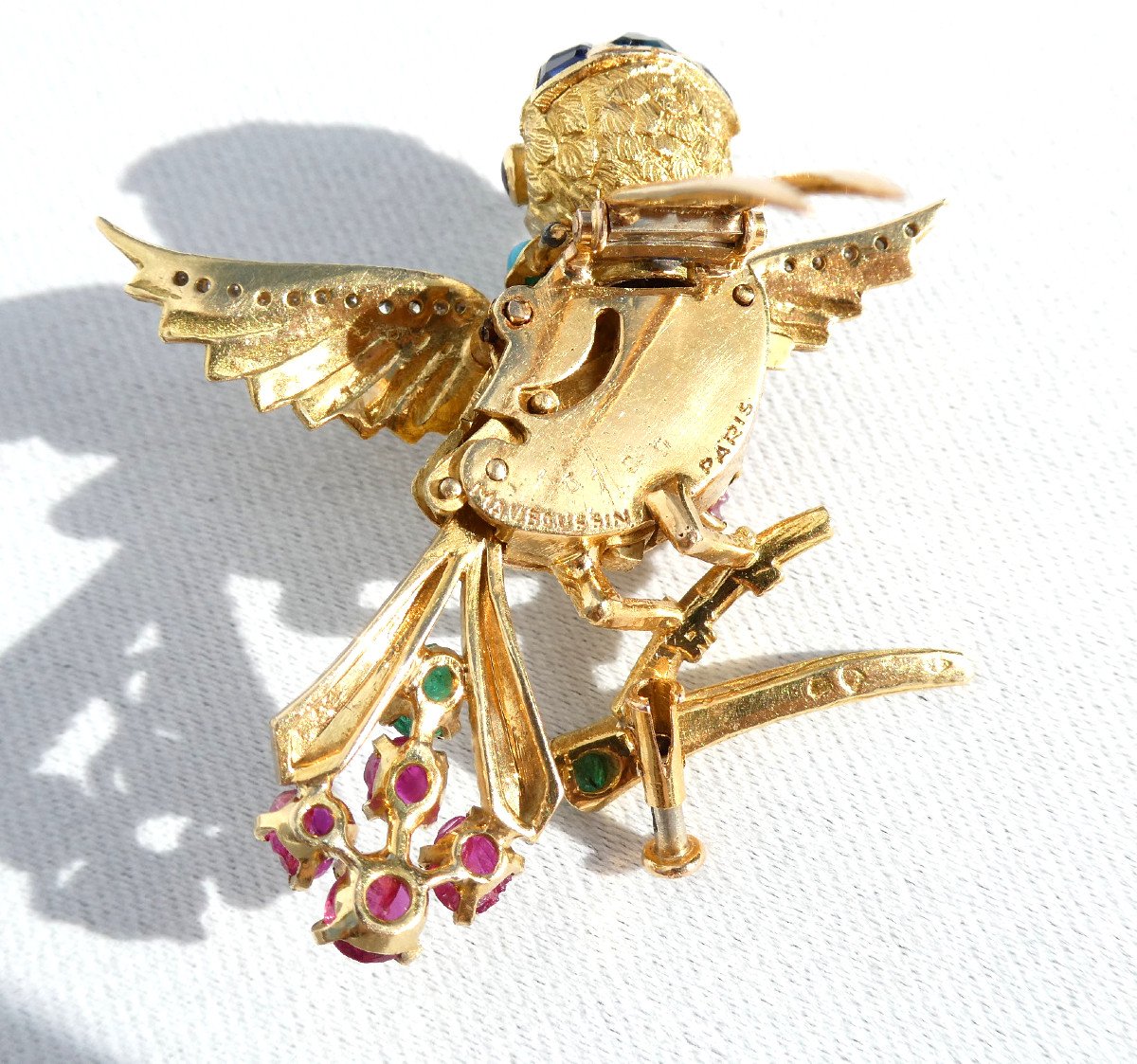Broche Articul&eacute;e Mauboussin &eacute;poque 1960 , Oiseau En Or , Platine , Diamants , Saphire , Rubis &amp; Turquoise , oiseau branch&eacute; , Bijou-photo-1
