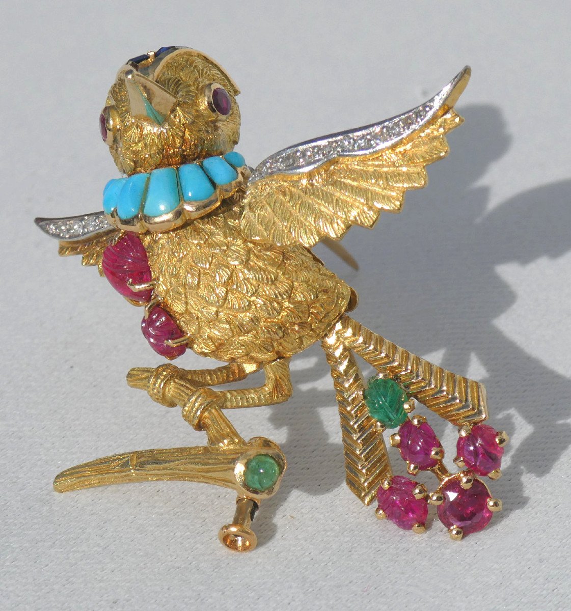 Broche Articul&eacute;e Mauboussin &eacute;poque 1960 , Oiseau En Or , Platine , Diamants , Saphire , Rubis &amp; Turquoise , oiseau branch&eacute; , Bijou-photo-2