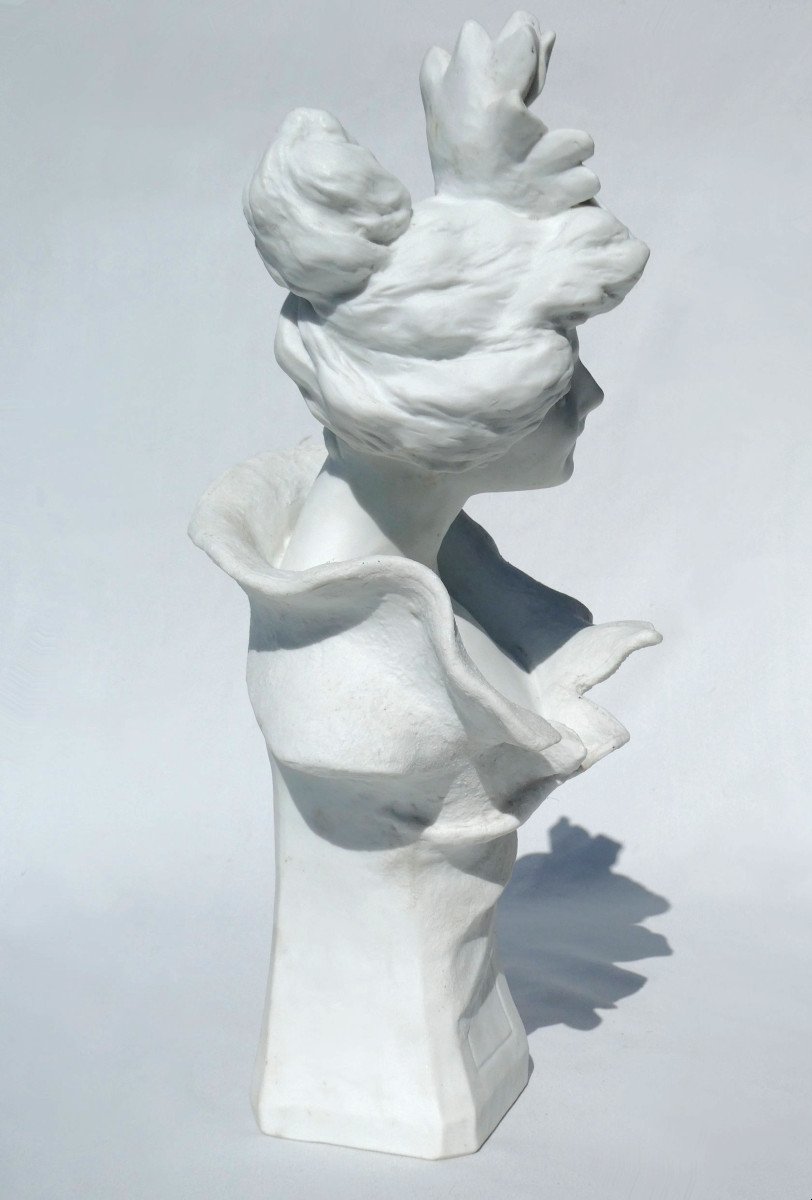 Bust In Natural Bisque , Young Woman In Art Nouveau Style, Circa 1900, 19th Century, Signed-photo-1