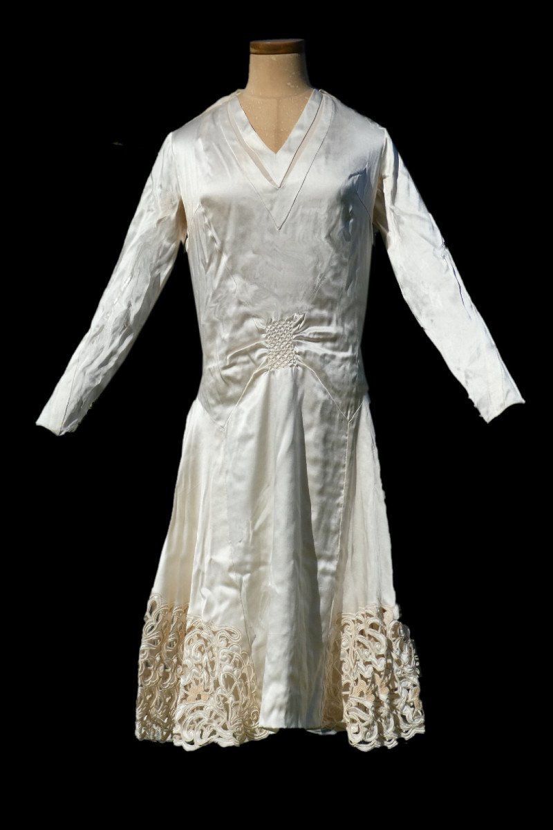 Robe De Mariée Et Sa Traine En Satin Ajouré époque 1920 , Costume Des Années Folles , Dentelle-photo-3