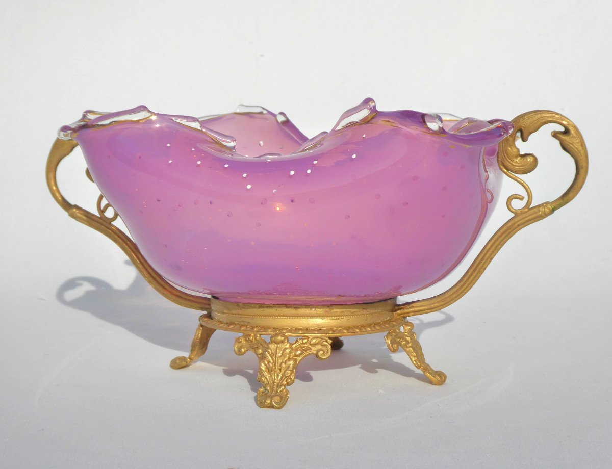 Grande Coupe En Verre Opalescent De Couleur Rose , époque Napoléon III , Vide Poche bronze Doré , Clichy / Baccarat