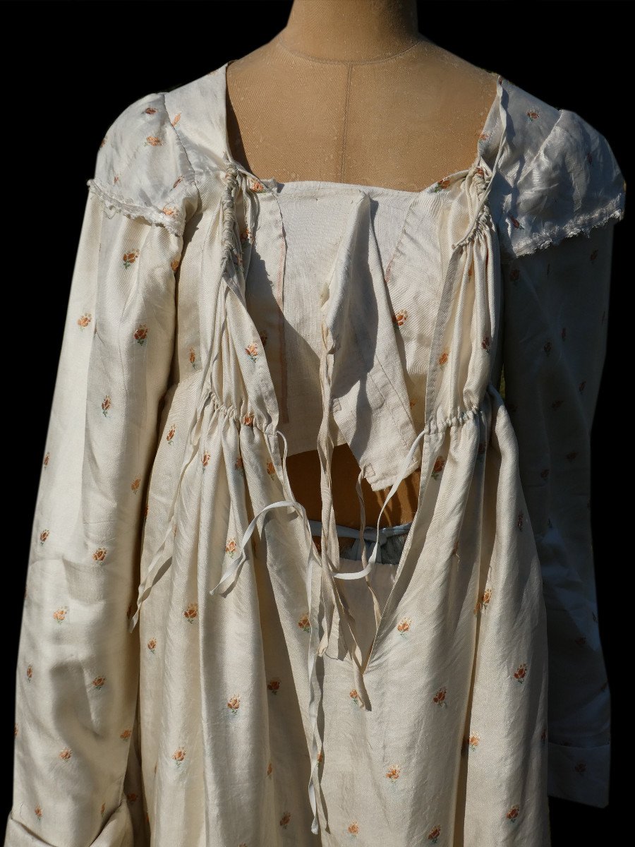 Robe Fin XVIIIe , Merveilleuse d'époque Directoire , Costume En Soie , Taille Empire 1790 1800-photo-2