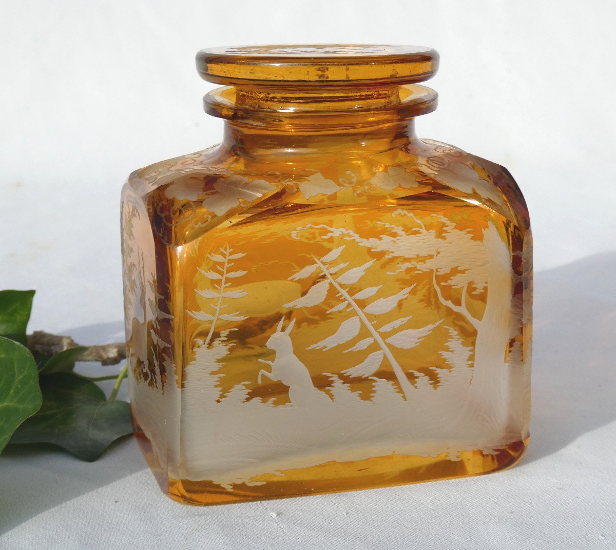 Coffret à Thé / Parfum En Cristal Gravé , Décor De Cerf , Napoléon III , XIXe , Couleur Ambre-photo-1