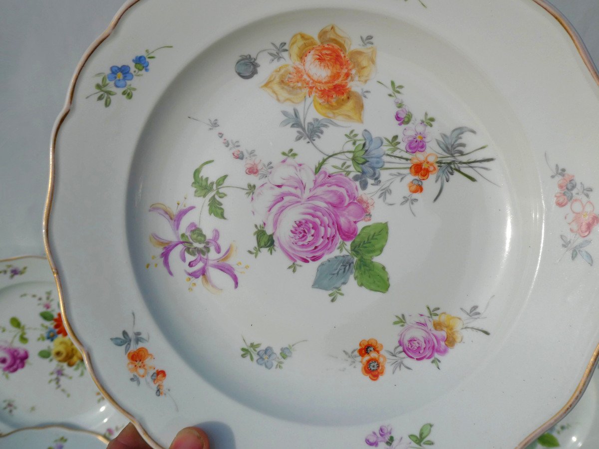 Service De Table En Porcelaine De Saxe Style Meissen , Assiettes Peintes Decor De Fleurs XVIIIe-photo-2