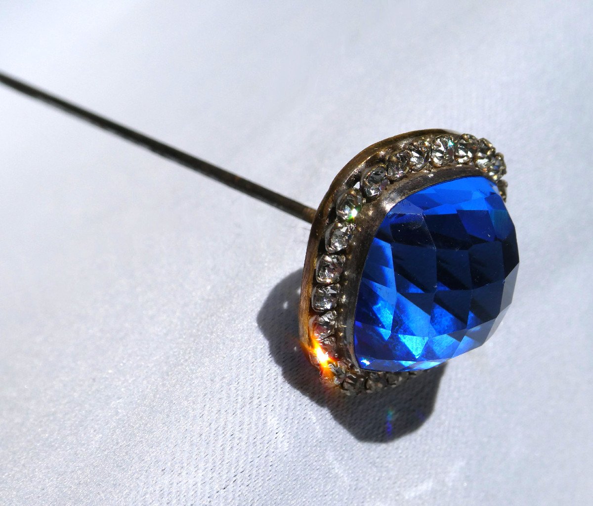 Grande Epingle à Chapeau époque Art Nouveau , Bleu Saphir & Strass , Bijou De Cheveux 1900-photo-4