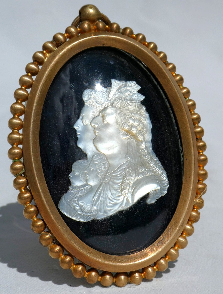 Souvenir Historique Profil En Nacre De La Famille Royale , Marie Antoinette Louis XVI , XVIIIe-photo-1