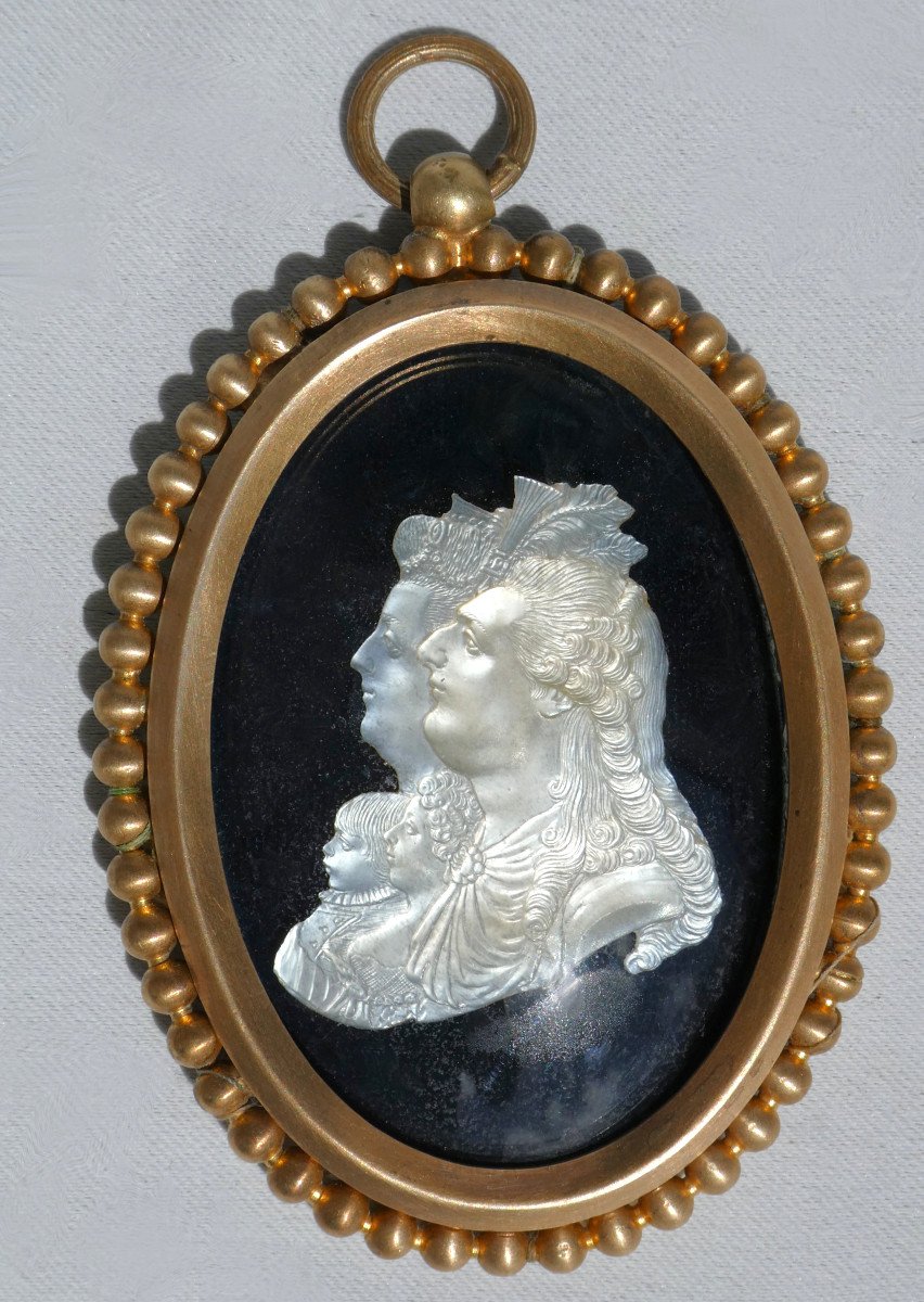 Souvenir Historique Profil En Nacre De La Famille Royale , Marie Antoinette Louis XVI , XVIIIe