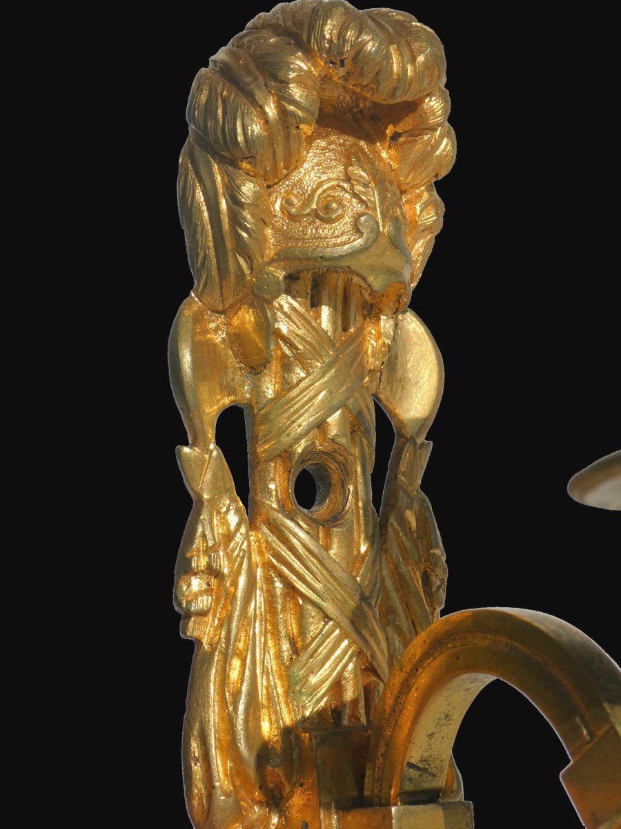 Paire d'Appliques En Bronze Doré époque XVIIIe Siecle , Un Bras De Lumiere , Décor De Cuirasse-photo-4