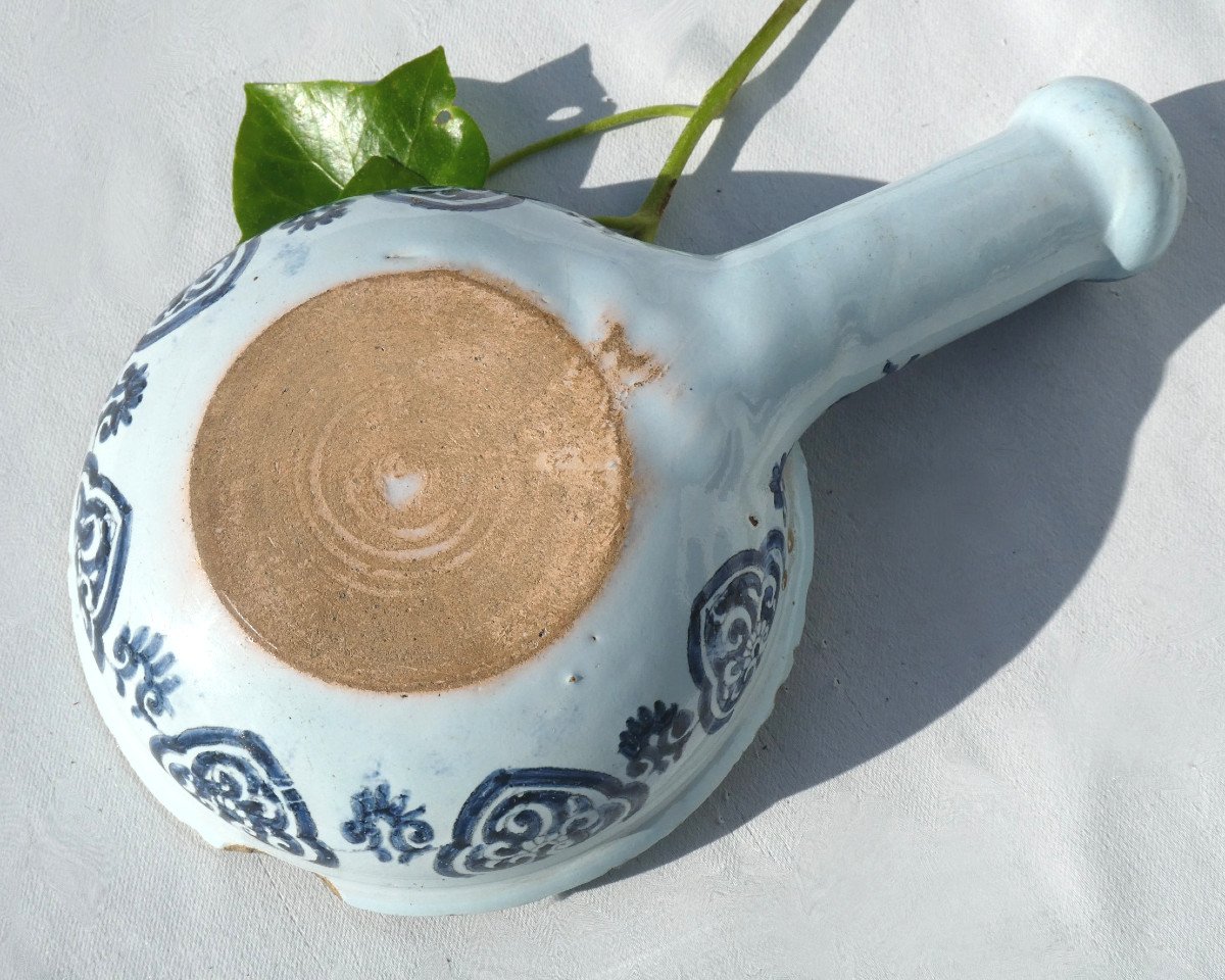 Pot De Chambre d'Enfant , Urinoir En Faience De Lille / Rouen / Delft XVIIIe , Camaieu De Bleu -photo-1