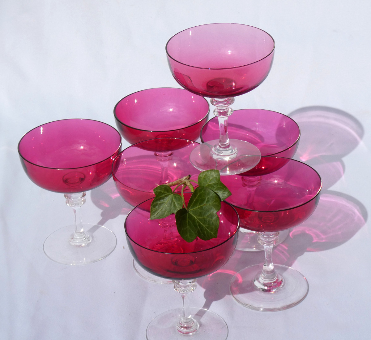 Serie De Coupes à Champagne , époque Napoléon III , Coloris Rose XIXe , Legras
