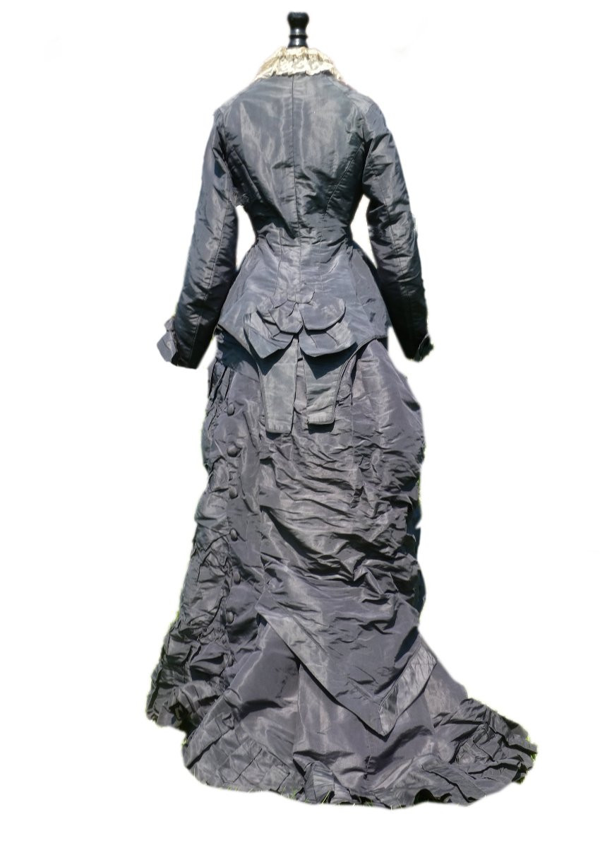 ROBE de reception A TOURNURE EPOQUE 1880 , traine xixe , costume , mode , soie -photo-3