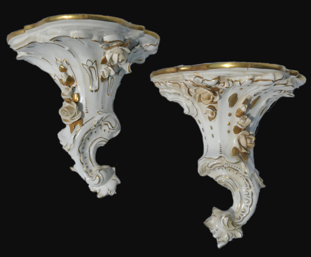 paire de consoles en porcelaine allemande , Style XVIIIe siecle , Sitzendorf / Thuringe xixe 
