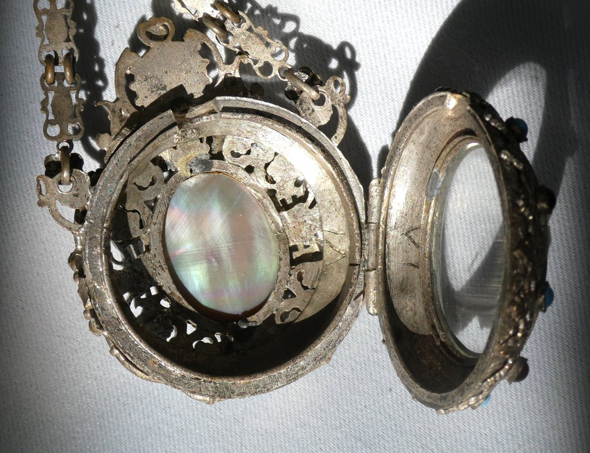 Renaissance Style Chatelaine, Napoleon III Watch Holder, Enamelled Portraits, 19th Century Women's Jewelry-photo-7