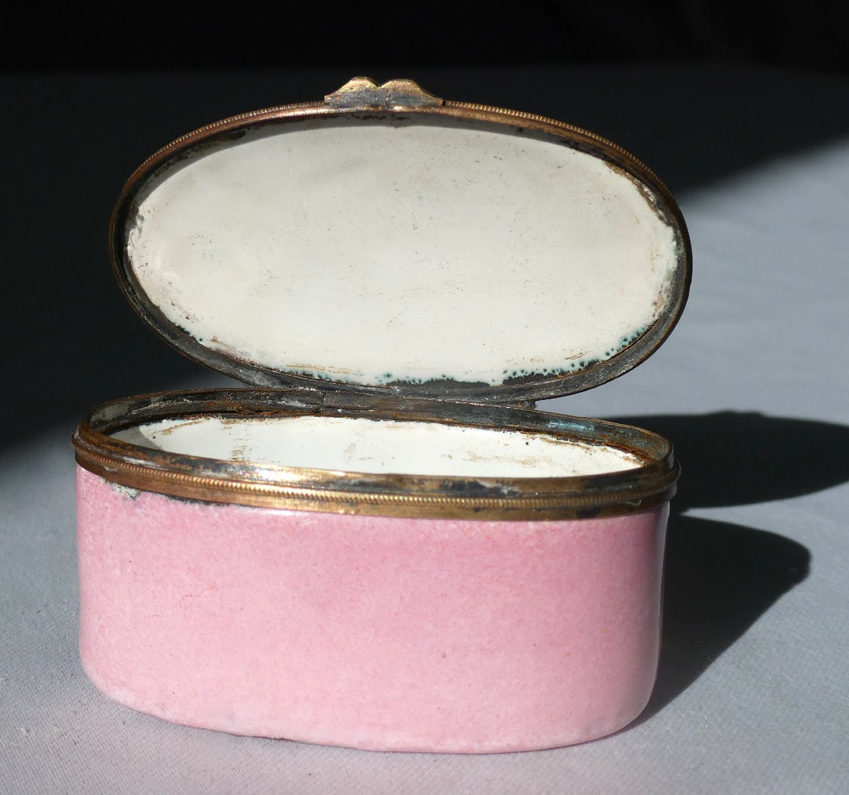 Fly Box / Tobacco In Limoges Enamel, 18th Century Snuffbox, Mythological Scene, Love -photo-1