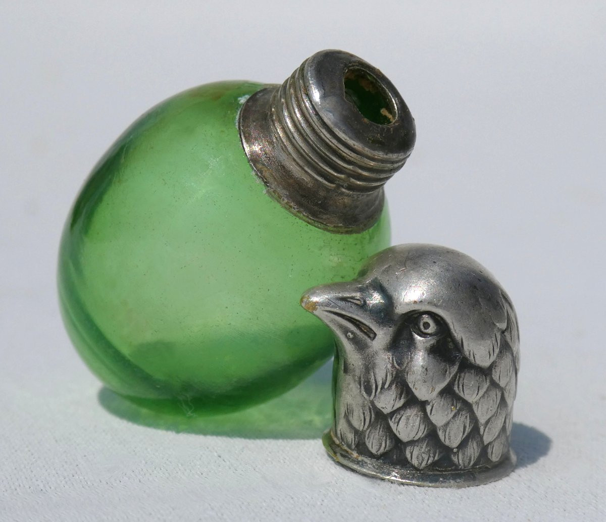 flacon à sels epoque napoleon iii , Tête d'aigle / Rapace , parfum , verre soufflé xixe-photo-2