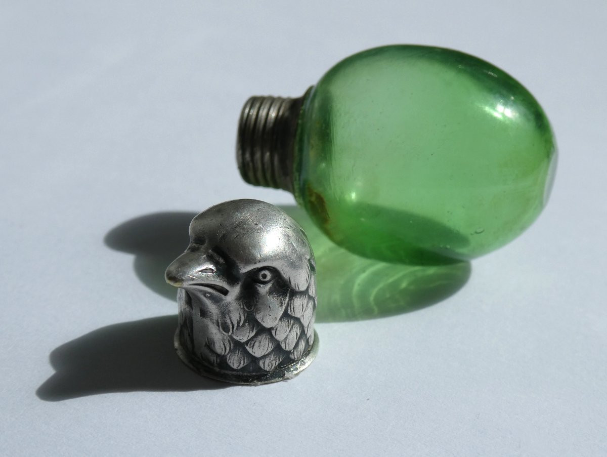 flacon à sels epoque napoleon iii , Tête d'aigle / Rapace , parfum , verre soufflé xixe-photo-3