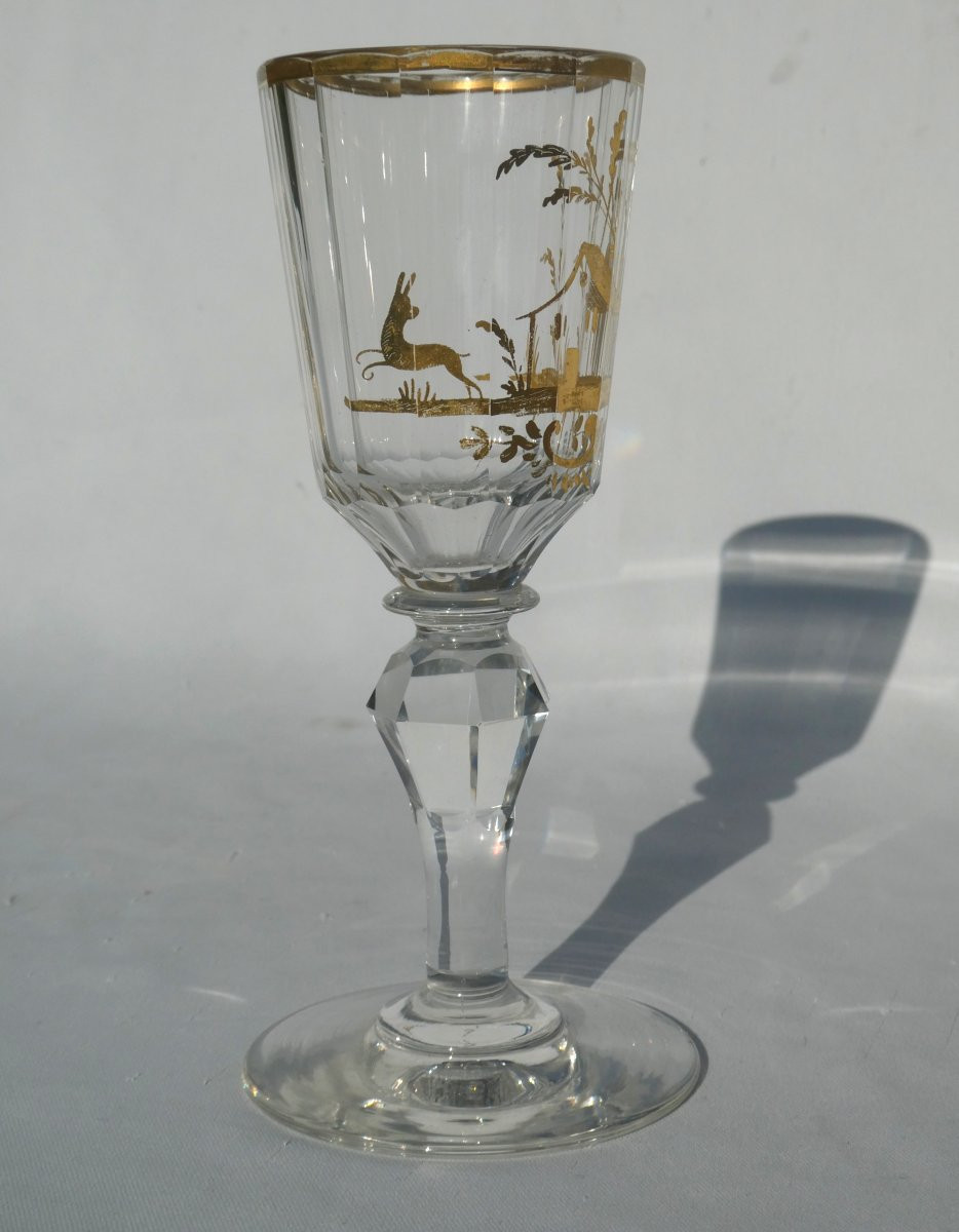 Ancien verre à pied datant des années 1770 Pied en verre taillé à décor de pointes de diamants-photo-3