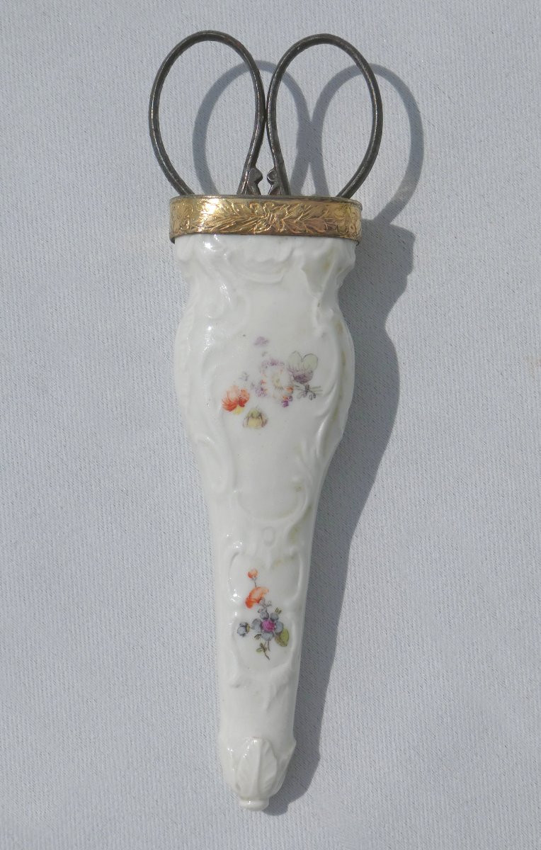 Meissen Saxon Porcelain Scissor Case, 18th Century Sewing Item-photo-1
