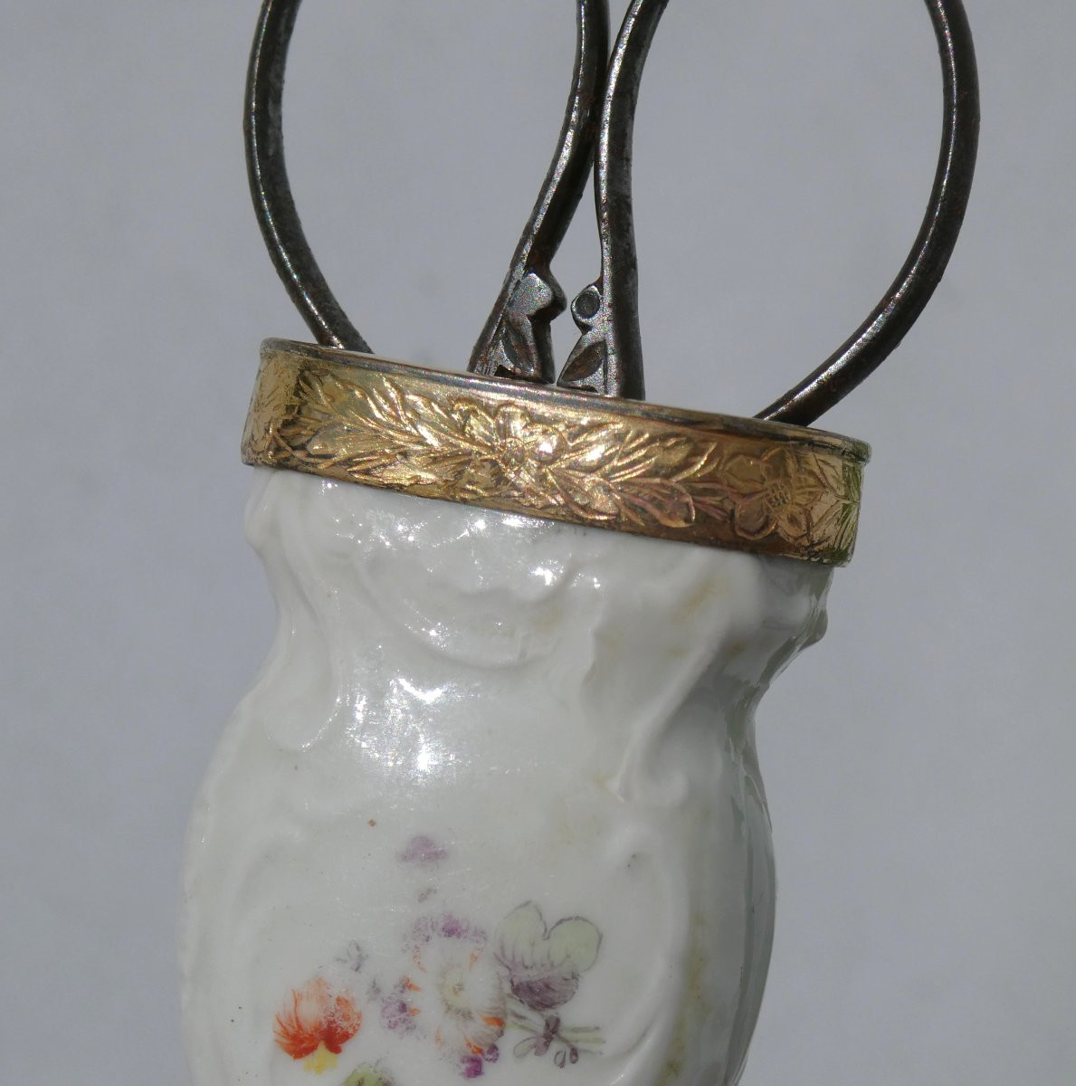 Meissen Saxon Porcelain Scissor Case, 18th Century Sewing Item-photo-2