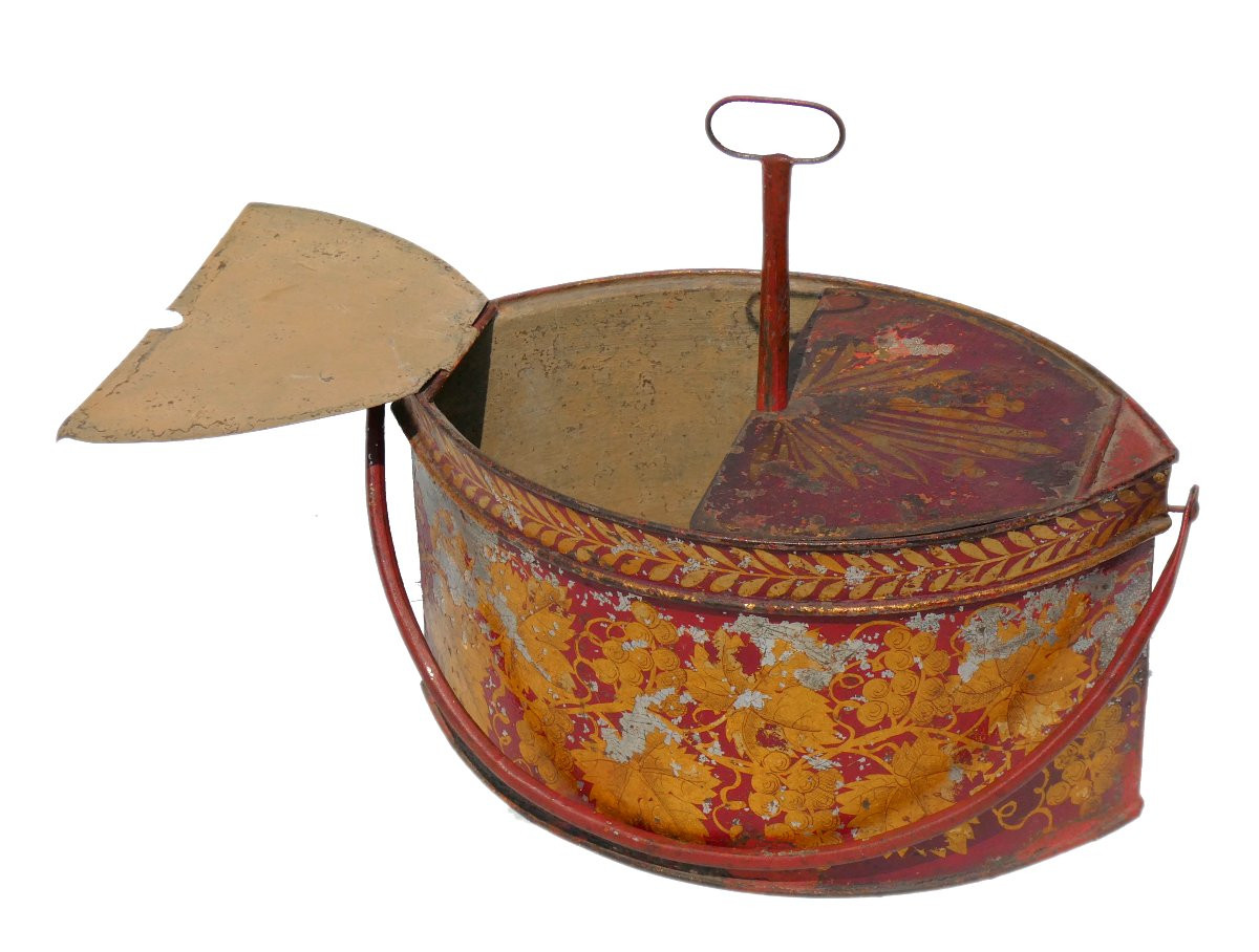 OEUFRIER EN TOLE EPOQUE PREMIER EMPIRE , ROUGE & OR XIXE , GRAPPES DE RAISIN , -photo-2