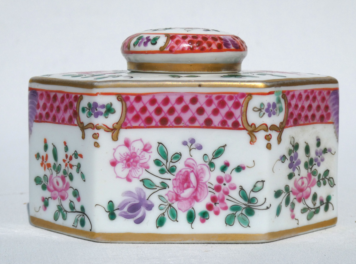 Samson Porcelain Inkwell, East India Company, 18th Century Style, 19th Century Famille Rose