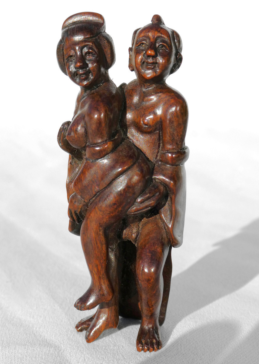 Okimono Erotique Signé En Bois Sculpté , Couple Enlacé Japon époque Taisho (1912-1928 ) Curiosa