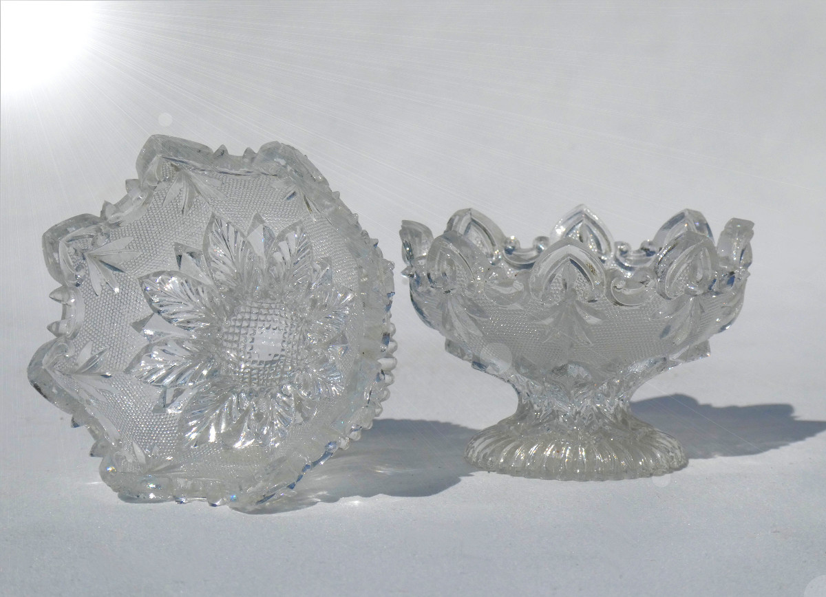 Paire De Salerons XIXe Cristal Moulé Du Creusot / Baccarat , Décor Gothique 1820 Charles X